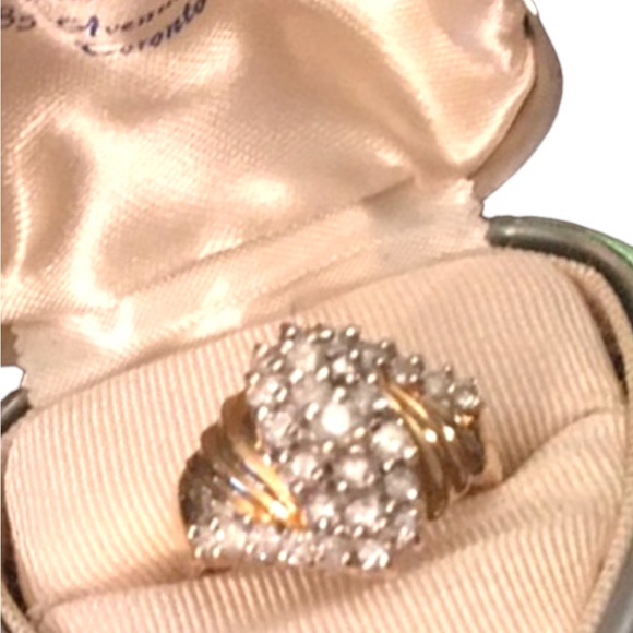 - 14k Gold 1 TCW Diamond cluster ring w/Appraisal - Picture 4 of 14